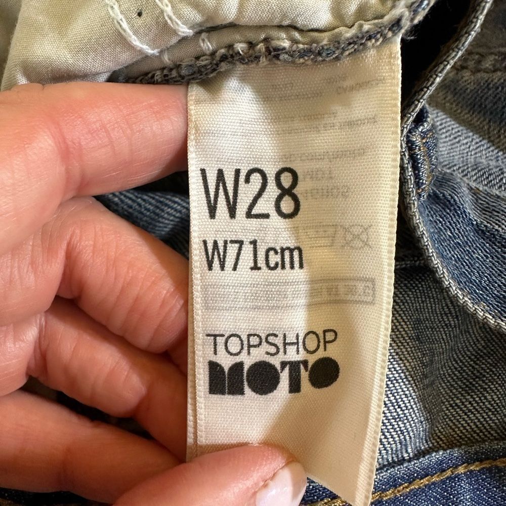 TOPSHOP Women’s Rolled Cuff High Rise Distressed Denim Jean Shorts Blue Size 6 - Picture 11 of 11